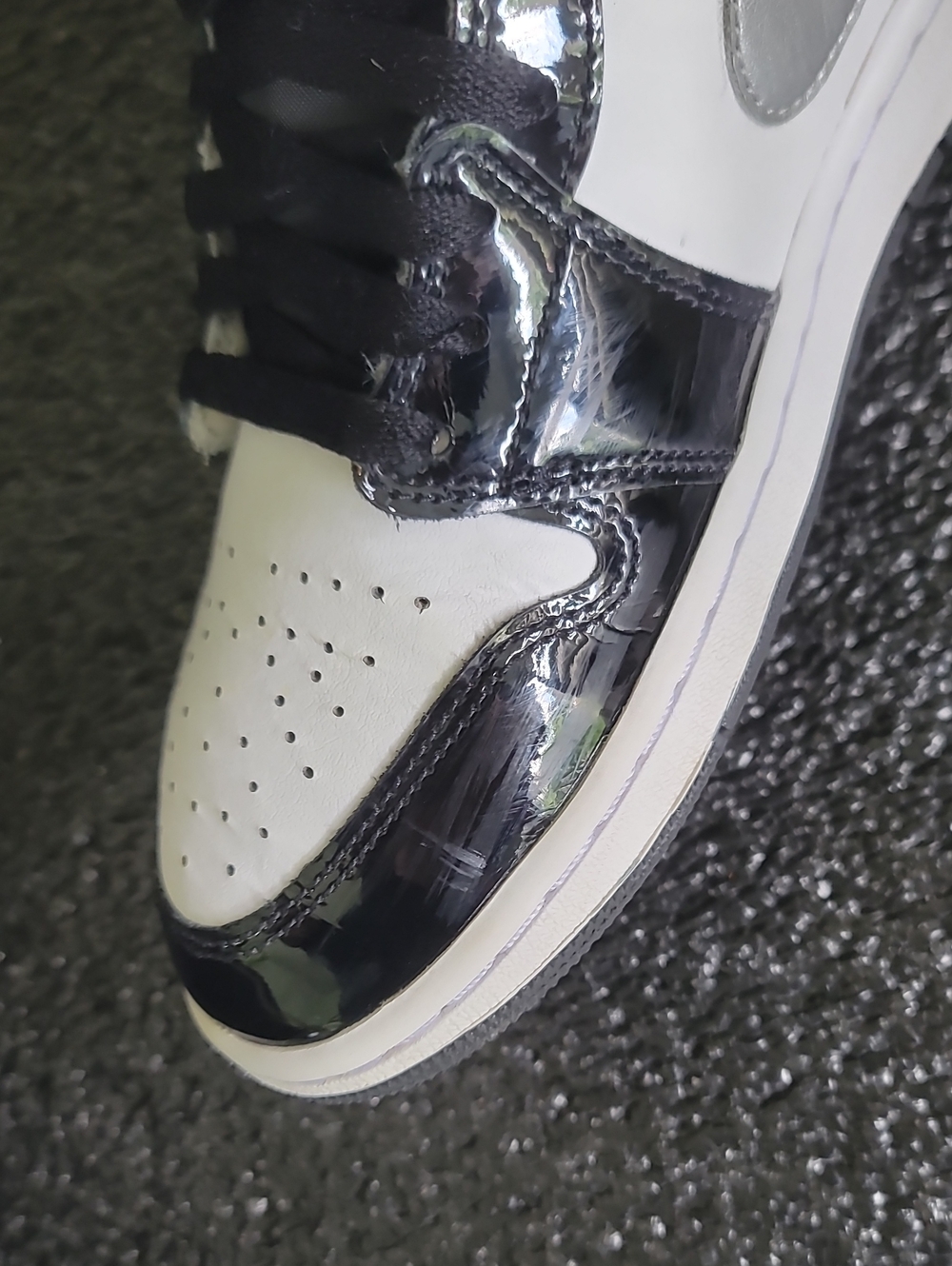 Nike Air Jordan 1 Mid SE "Metallic Silver/Metallic Gold" Mens 8 Fast Shipping - Picture 13 of 16